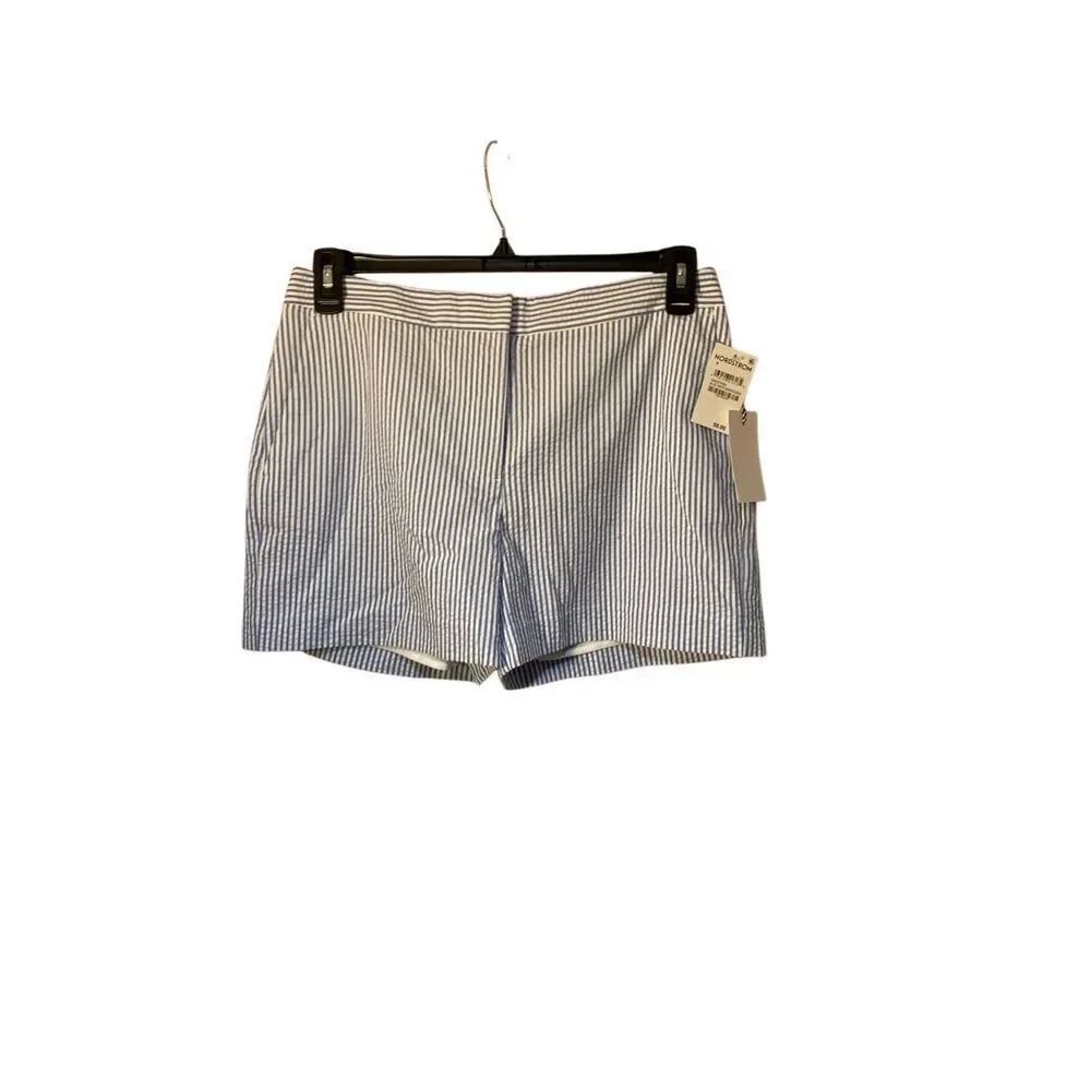 1901 NWT women’s striped seersucker, blue and white shorts. Size 8